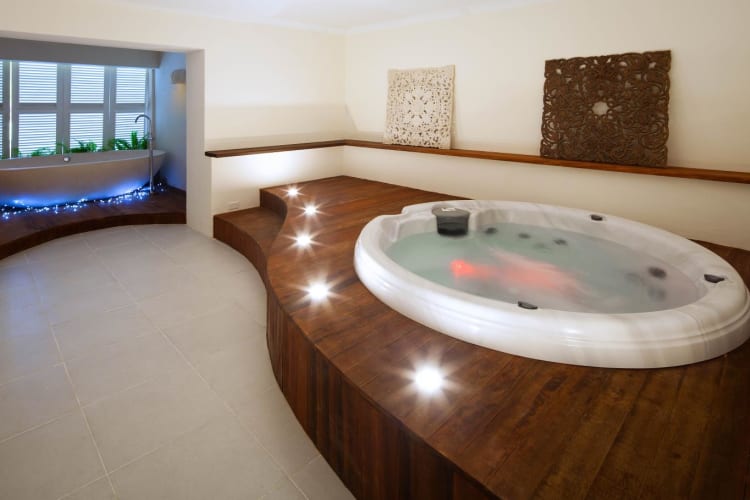 Karma Spa Jacuzzi